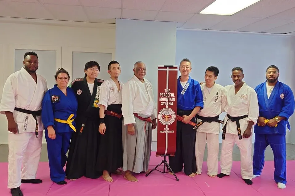 友好団体である泰山流柔術ニュージャージー大会に、天庸流柔術東...