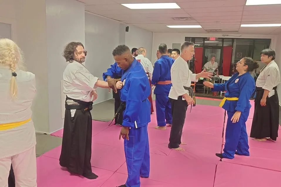 友好団体である泰山流柔術ニュージャージー大会に、天庸流柔術東...