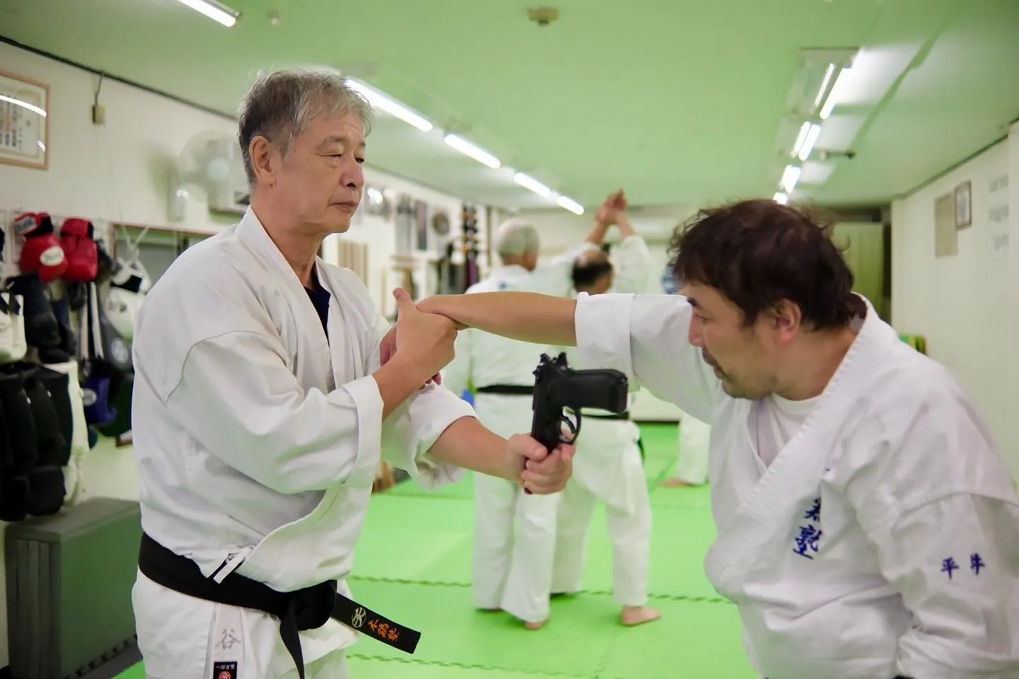 今日は合宿でも取り組んだ「逮捕術」の稽古 をおさらいしました...
