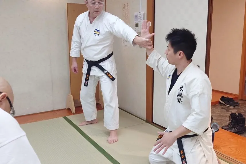 今週は東京支部の吉山さんが急遽大阪出張、大阪総本部木鶏塾の稽...