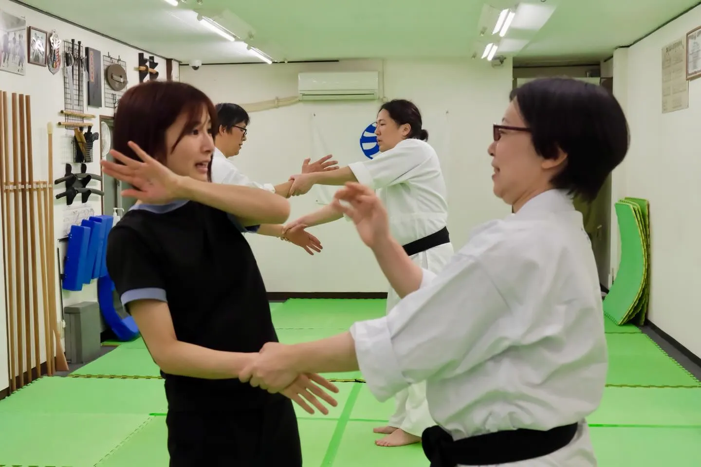 天庸流柔術では、思い切り掴まれたところから対処する稽古があり...