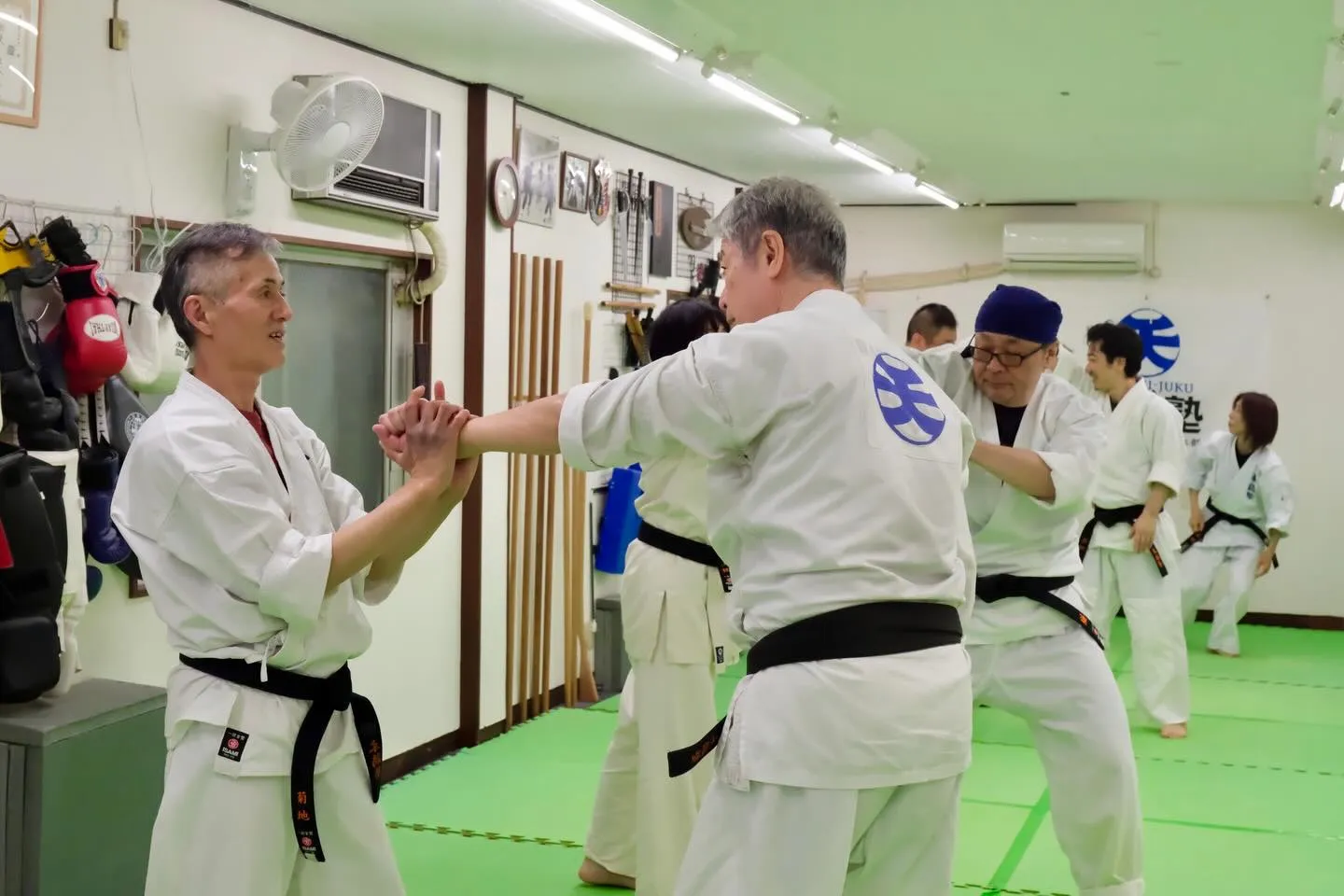 天庸流柔術では、思い切り掴まれたところから対処する稽古があり...