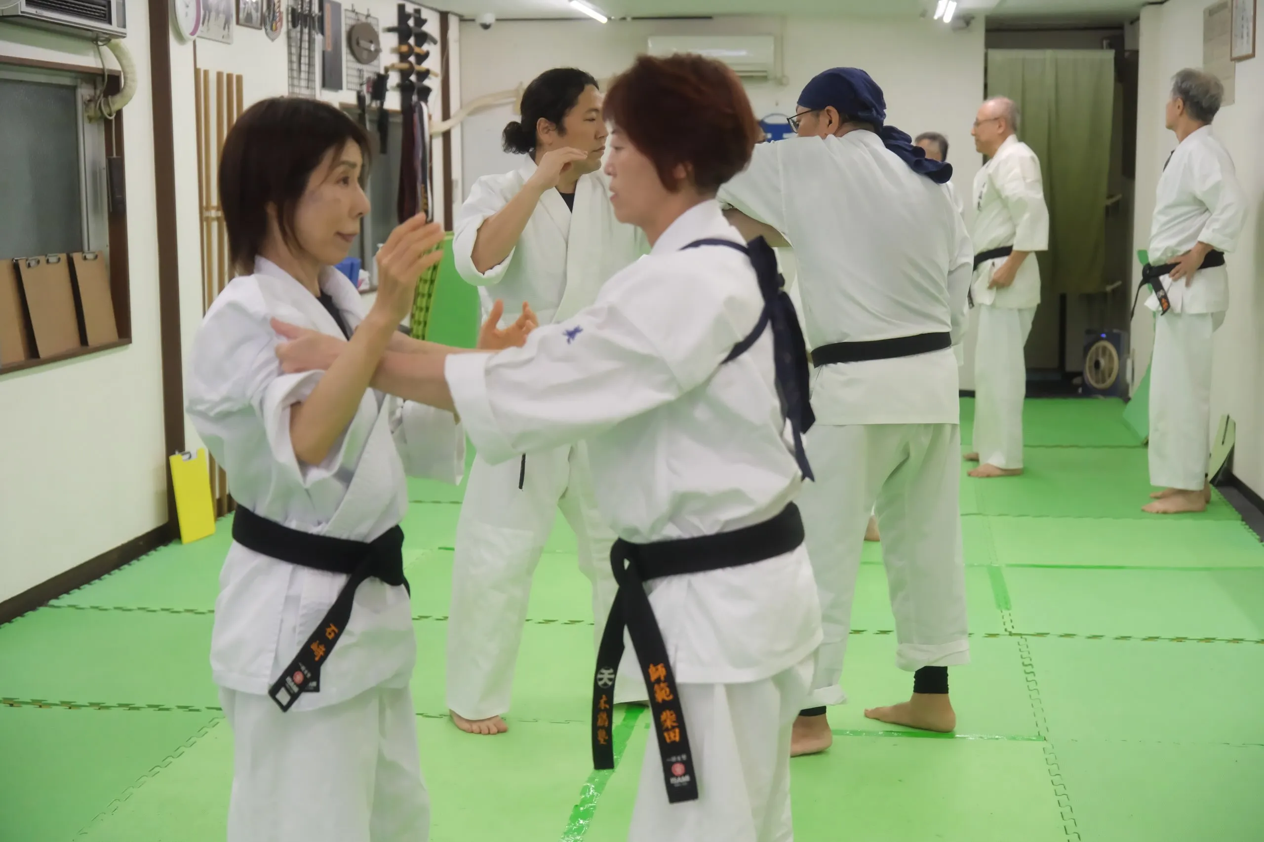 立ち方、歩き方は全ての基本です。
