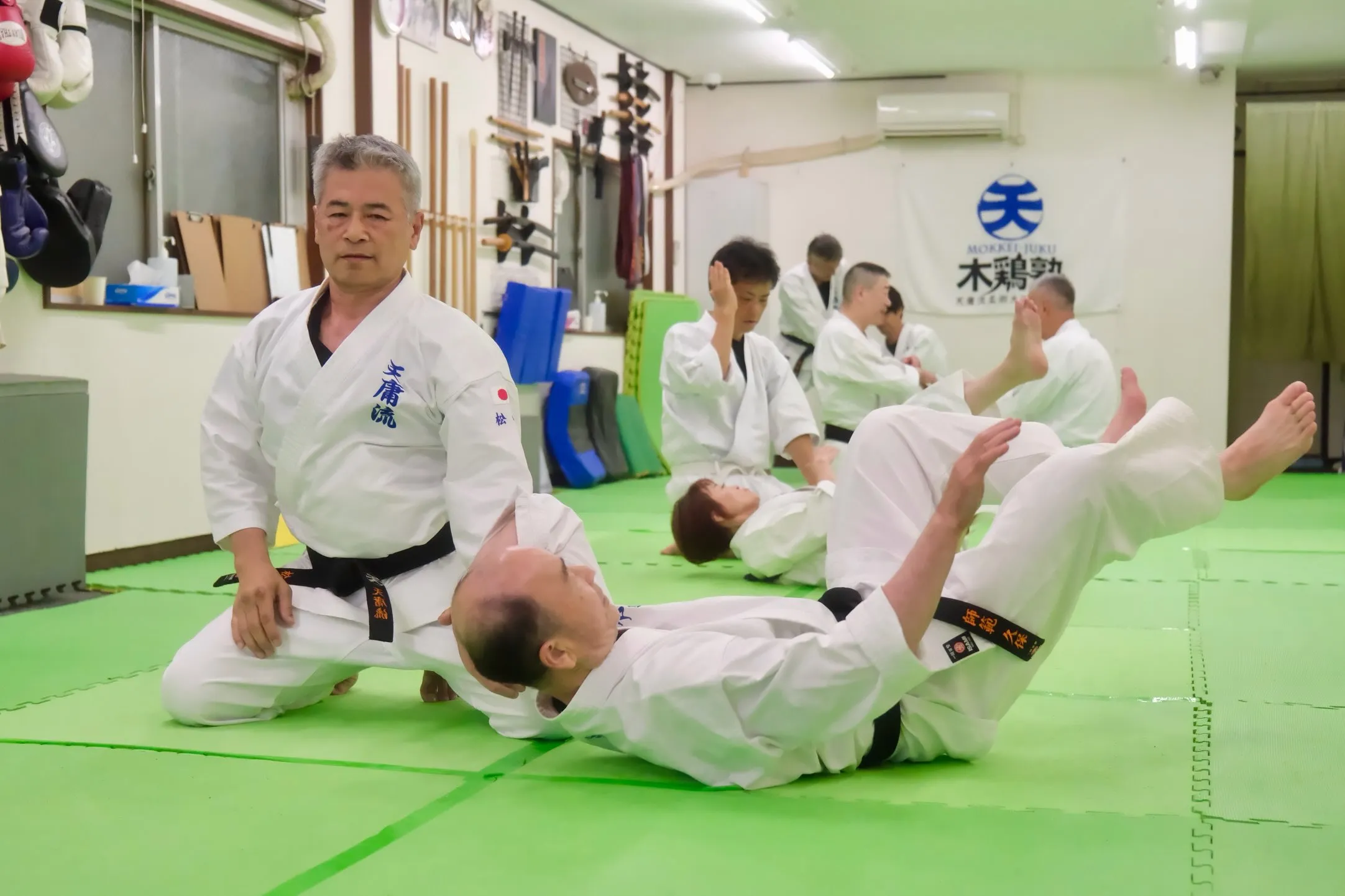 立ち方、歩き方は全ての基本です。