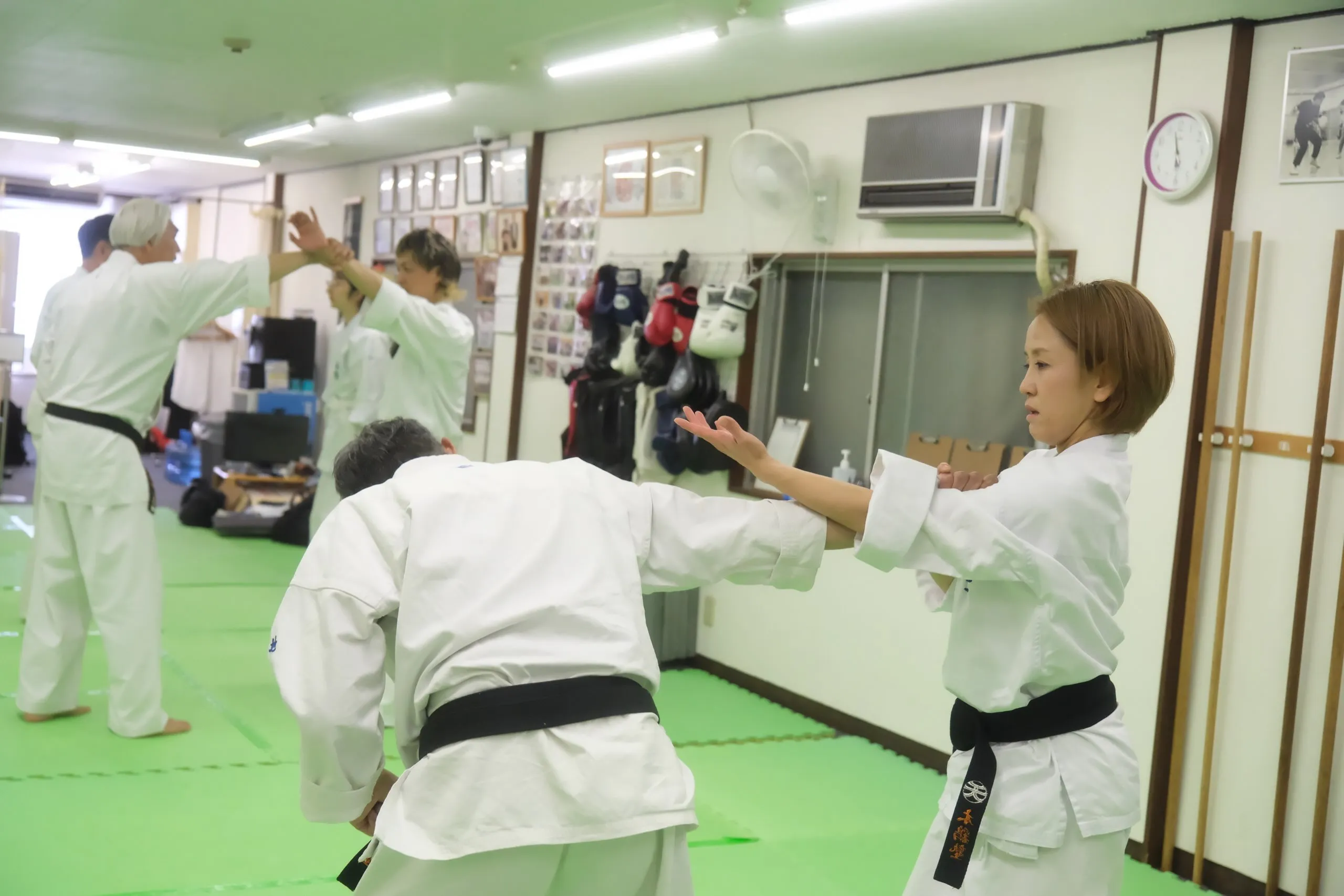 立ち方、歩き方は全ての基本です。